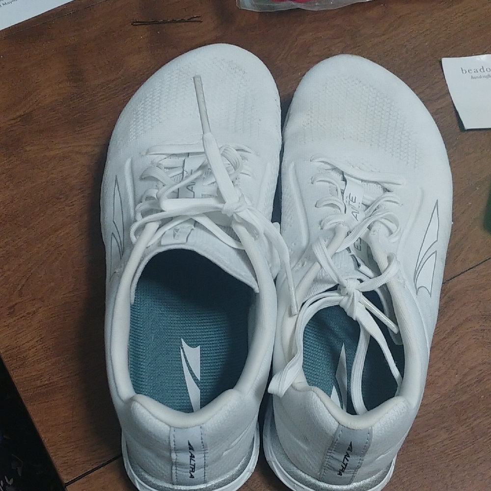 Altra Escalante White Athletic Running Shoes Womens Size 8